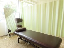 つばさ整体院 経堂駅前店の雰囲気（落ち着いた色調の店内♪【整体/骨盤矯正/猫背矯正/肩こり/腰痛】）