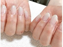 シンプルネイルしながら、自爪育成中です＾＾