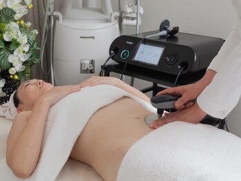 ソワベル(トータルエステティックサロン Soie Belle)の写真/ガチガチの重さを温めてゆるめ巡りを整えるインディバ
溜め込んだ水分/頑固な皮下脂肪/冷えをすっきり解放