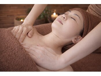 リラクラージュ(Ri Ra Courage)/デコルテマッサージ