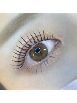 ティグ アイラッシュサロン(tig)の写真/人気のフラットラッシュでナチュラル～パッチリ存在感のある印象まで幅広く対応☆艶っとした束感仕上げも◎