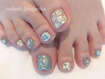 エムスラッシュアヴェダ 自由が丘(M.SLASH AVEDA)/フラワーホロネイル