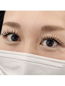 サクラ 弁天町店(SAKULA)の写真/【初回30％OFF／今話題のフラットラッシュ取扱店】大人女性のリピート率◎自然なボリュームで映える目元に!
