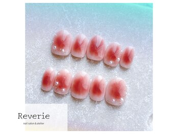 レヴリ(Reverie)の写真/派手すぎない上品さが魅力♪もちの良いシンプルネイルで、指先から輝く毎日を！ネイルチップ制作も◎