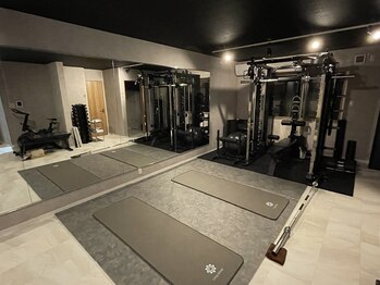 シナジープラス(SYNERGY+)/パーソナルトレーニング空間