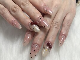 チークネイルとキティちゃん