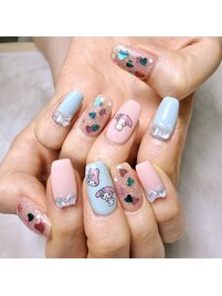 持ち込みシールでキャラネイル