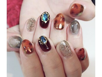 ジェイノヴァール(Jnovart)/