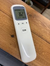 セラピア センター北店/入店時に体温測定を行います。