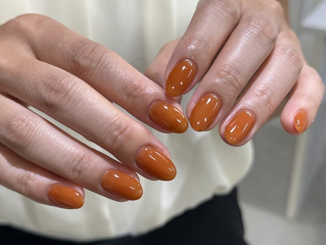 2025年-2026年冬トレンド】オレンジブラウンのネイルデザイン集｜人気