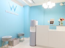 ホワイトニングショップ 葛西店の雰囲気（ブルーとホワイトで統一された清潔感のある店内＃ホワイトニング）