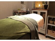 エステティックサロン フィール feel 岡場店/個室空間：フェイシャルベッド