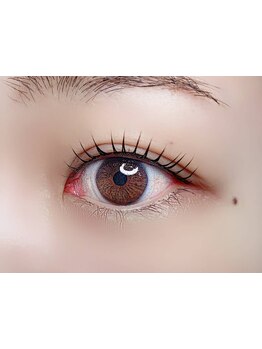 ナチュラル上品な目元にしたい