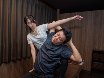 からだケア癒しの整体 アンド リンパ 日暮里東口駅前本店の写真/【朝10時～深夜25時まで営業☆】仕事帰りにも◎スーツでご来店いただいても施術を受ける事ができます！