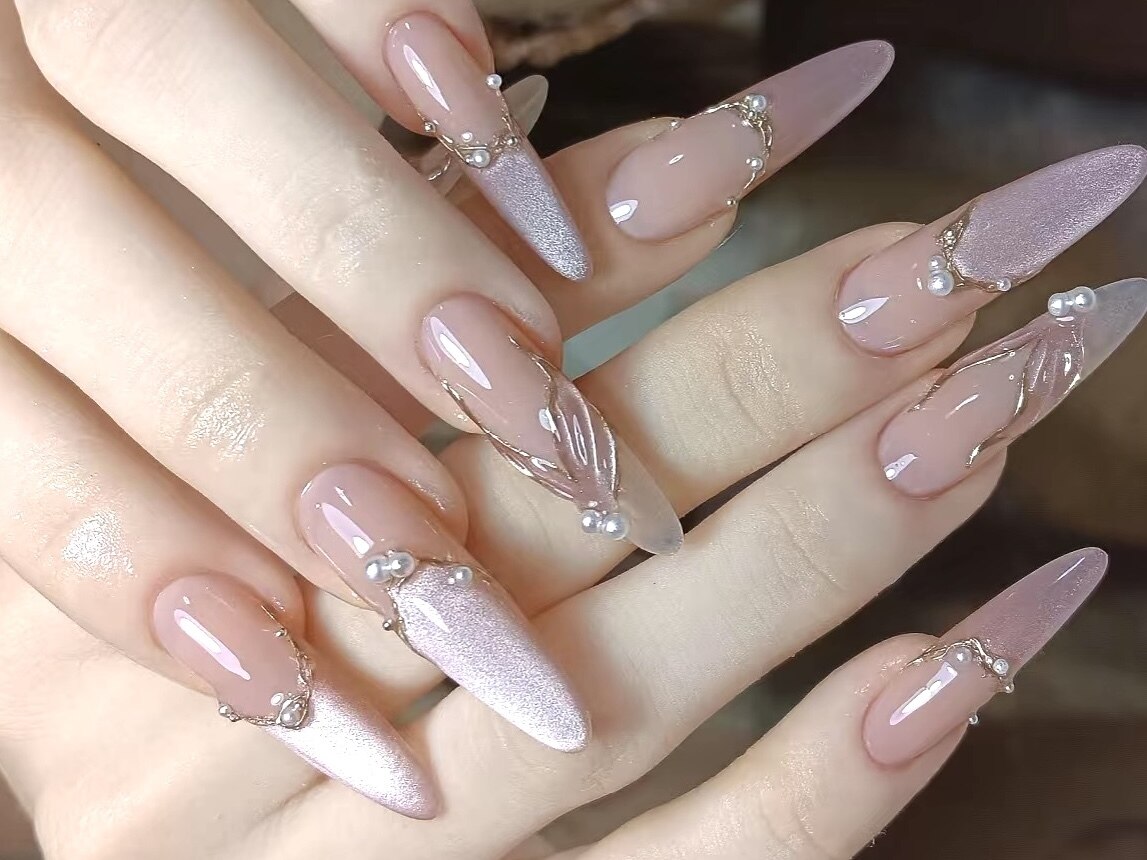 2025年-2026年冬トレンド】ホワイト ワンカラーのネイルデザイン集