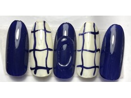 ニュアンスチェックネイル