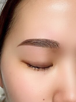 ルナブロウ(Luna Brow)/眉毛ワックス施術例