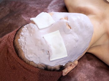 フィオリトゥーラ ガーデン 茨木店/毛穴引き締めパック