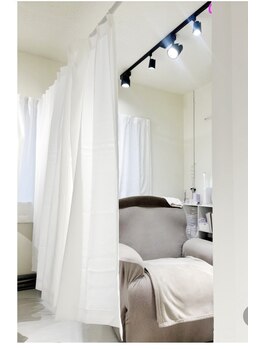 レコルトアイラッシュ(RECOLTE EYELASH)/気持ちが良いソファ