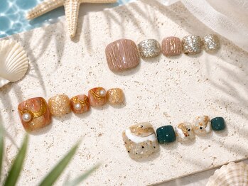 モアプラス(MORE ＋ plus)の写真/夏デザインで足元のオシャレも抜かりなく♪可愛い～ニュアンスデザインまでサンプル多数ご用意！
