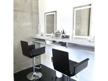 リコニー バイ リズ(ricony by Ri's)/［サロン内観/メイクスペース］