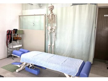 ながた整体院/施術台/ベッド