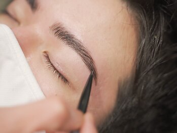 ROLA熊本 【4月上旬 NEW OPEN（予定）】 の写真/眉毛のお悩みはROLA熊本で解消☆骨格に合わせた黄金比で理想の形を叶えます！初めての方も安心のサロン♪