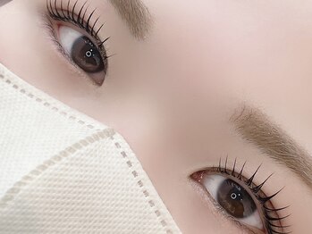 アグ スパアンドビューティ 北四ツ居(Agu.)の写真/【人気のまつげパーマで理想の目元に♪】ビューラーいらずの上向きまつげ！束感仕上げでいまっぽさUP↑
