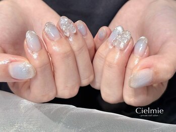 チークネイル／淡色ブルー