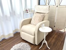 まつげは個室スペースでの施術となります♪