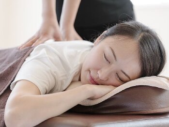 アジアンリラクゼーション ヴィラ 大橋店(asian relaxation villa)/揉みほぐし施術シーン