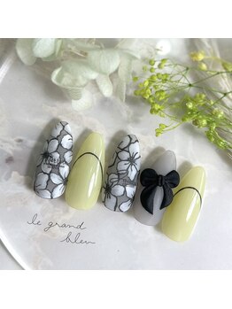 ルグランブルー(le grand bleu)/モノトーンフラワー