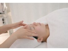 メナードフェイシャルサロン栃木市大町【美白/毛穴/小顔/肌質改善/ニキビケア】の雰囲気（熟練手技でデコルテまで集中ケア。溜まった疲れと肌悩みを解消◎）