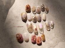 シルニー リム(Silny rim)/アシンメトリーニュアンスネイル