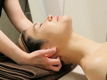 ネリネ(Nerine)の写真/《小顔×美肌》特許技術コルギとヒト幹細胞パックで圧倒的透明感♪むくみ・たるみ改善・首肩凝りも徹底ケア