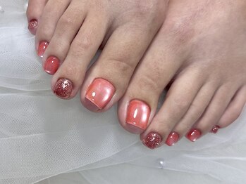 ナツネイル(natsu'nail)の写真/ハイセンスな足元で周りと差をつける☆豊富なカラーで目を惹く足先へ♪派手めフラッシュ多数用意◎