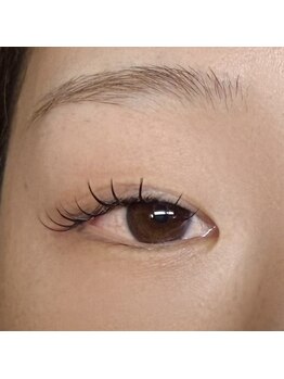ソルシエ(SORCIERE)の写真/マツエク初めての方に！自まつ毛に馴染むフラットラッシュ！！