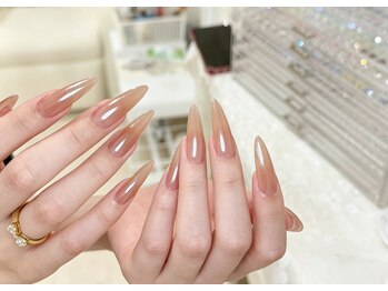 トゥービー 新宿三丁目(To Be)の写真/【モチや亀裂のお悩みに◎】爪の悩みを解決しながら高いアート再現力☆爪の健康を保ちながら美しい指先に♪