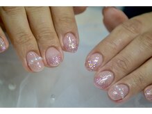 レインネイル(Rainnnail)/ラメグラで肌馴染みよく♪