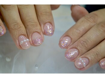 レインネイル(Rainnnail)/ラメグラで肌馴染みよく♪