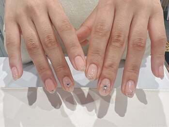 ワイワイ(yy)の写真/通いやすい価格◎経験豊富なスタッフによる、手がきれいに見えるお客様にピッタリのカラーをご提案します♪