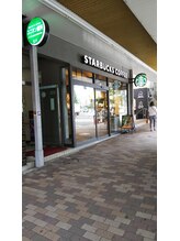 アンジェリーナ/サロンのビル1Fはスタバです！