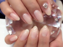 ワンカラー×ビジュー盛り