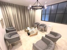 ヴィヴィアン 岡崎店(骨気&Relaxation Vivian)の雰囲気（【広々とした待合】岡崎/コルギ/エステ/小顔/リンパ/ハーブ/美肌）