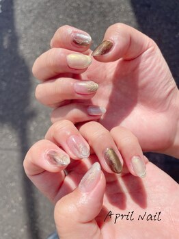 エイプリルネイル(April Nail)の写真/さりげなく馴染んでくれる、上品ネイルはApril Nailにお任せ♪【キラキラ＊ガラスフレンチも人気★】