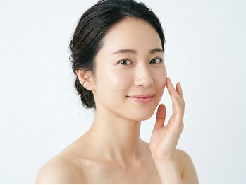 ファミエス(fumies)の写真/MONNALIハーブピーリングでごわつきをケアし、憧れのハリツヤのある素肌へ。