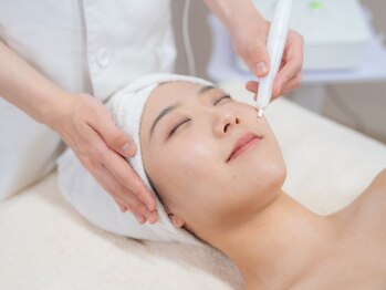 コガオカラット 和歌山本店の写真/エイジングケアの大事な2本軸★【小顔×シミ肌質改善】韓国小顔コルギ&シミケア放題最強エイジングケアSET!