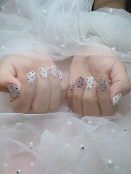 ブリー(Brille)/ドットネイル