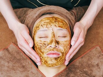 いじり鍼灸整体院の写真/ハーブピーリングでエイジングケア★蓄積シミの原因の角質汚れにも働きかける♪キメの整ったお肌に★