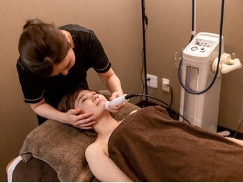 ソレイユ 北千住店(soleil)の写真/《女性に人気》実力派セラピストによる効果絶大な小顔施術！フェイスラインもリフトアップで目元ぱっちり！